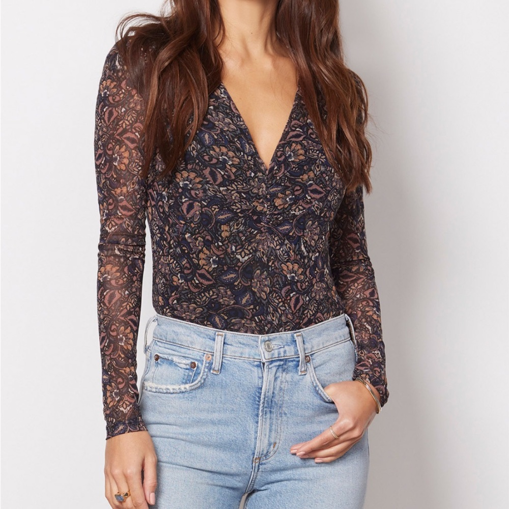 Evereve Long Sleeve Sheer Ruched V-Neck Top
